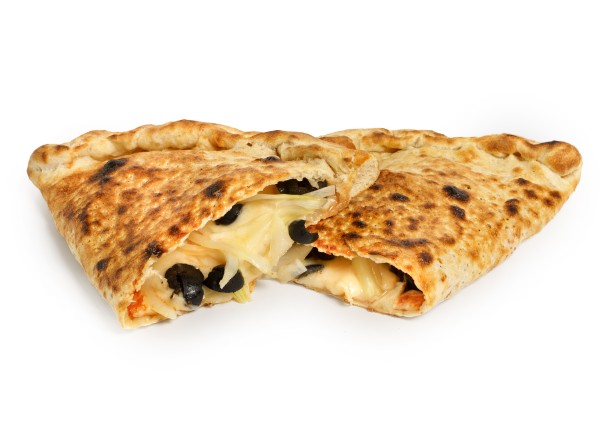 Calzone s cibulí a olivama